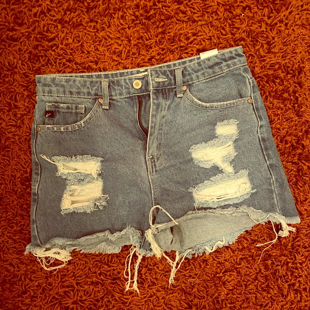 Supercute ripped, light wash, mid-rise shorts!
